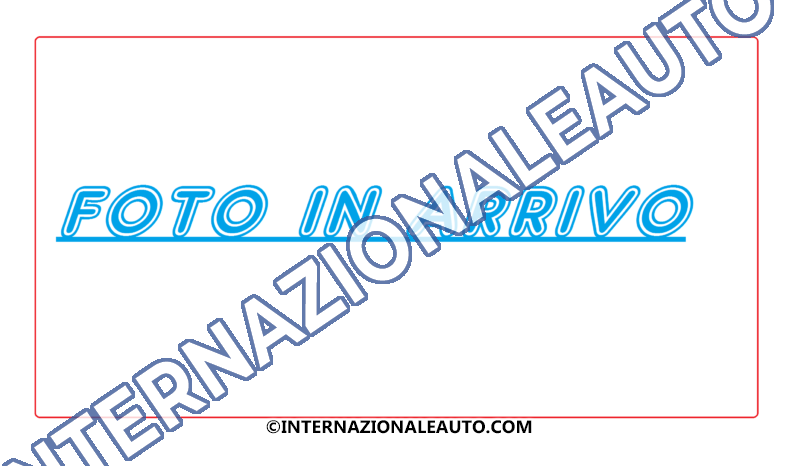 Foto in arrivo dell'auto