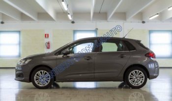 Citroen C4 Berlina 1.6 Bluehdi 100 CV Grigio Platinum km0 fianco
