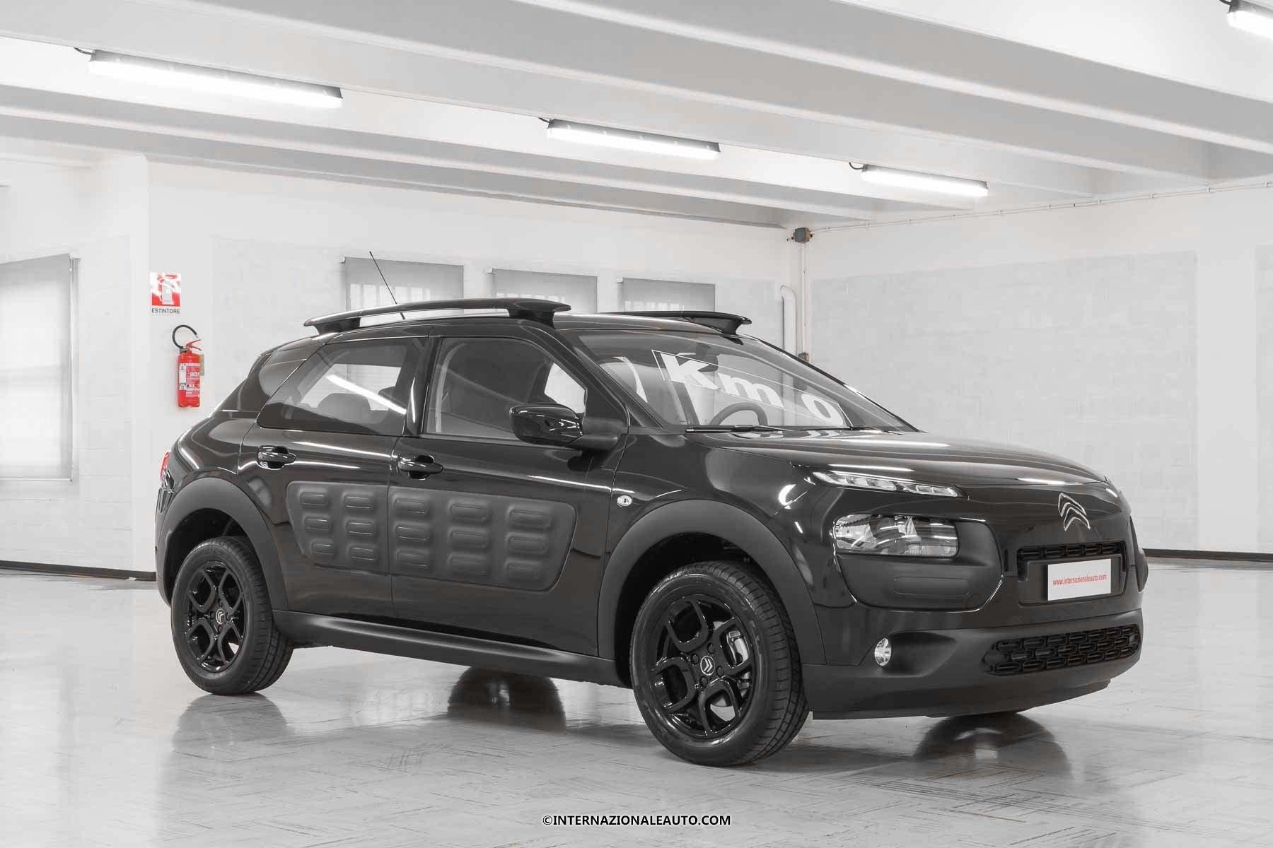 Citroen C4 Cactus Feel Nera Cerchi Neri km0 obliquo