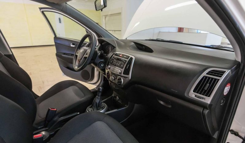 Hyndai Interni I20 Bluedrive Gpl Classic Bianca Usata Sedili Anteriori