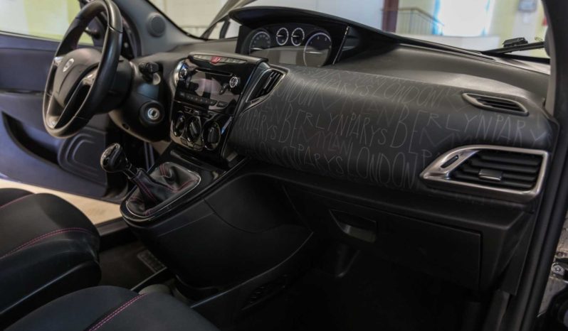 Lancia Interni Ypsilon Nera Elefantino Usata Anteriore
