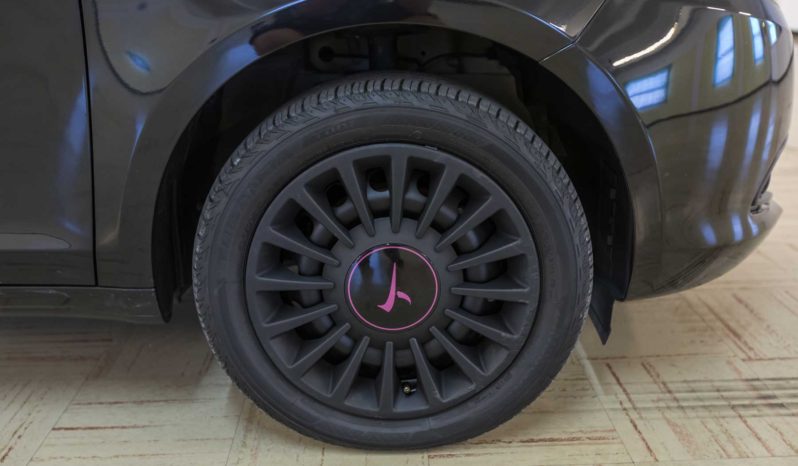 Lancia Interni Ypsilon Nera Elefantino Usata Ruota