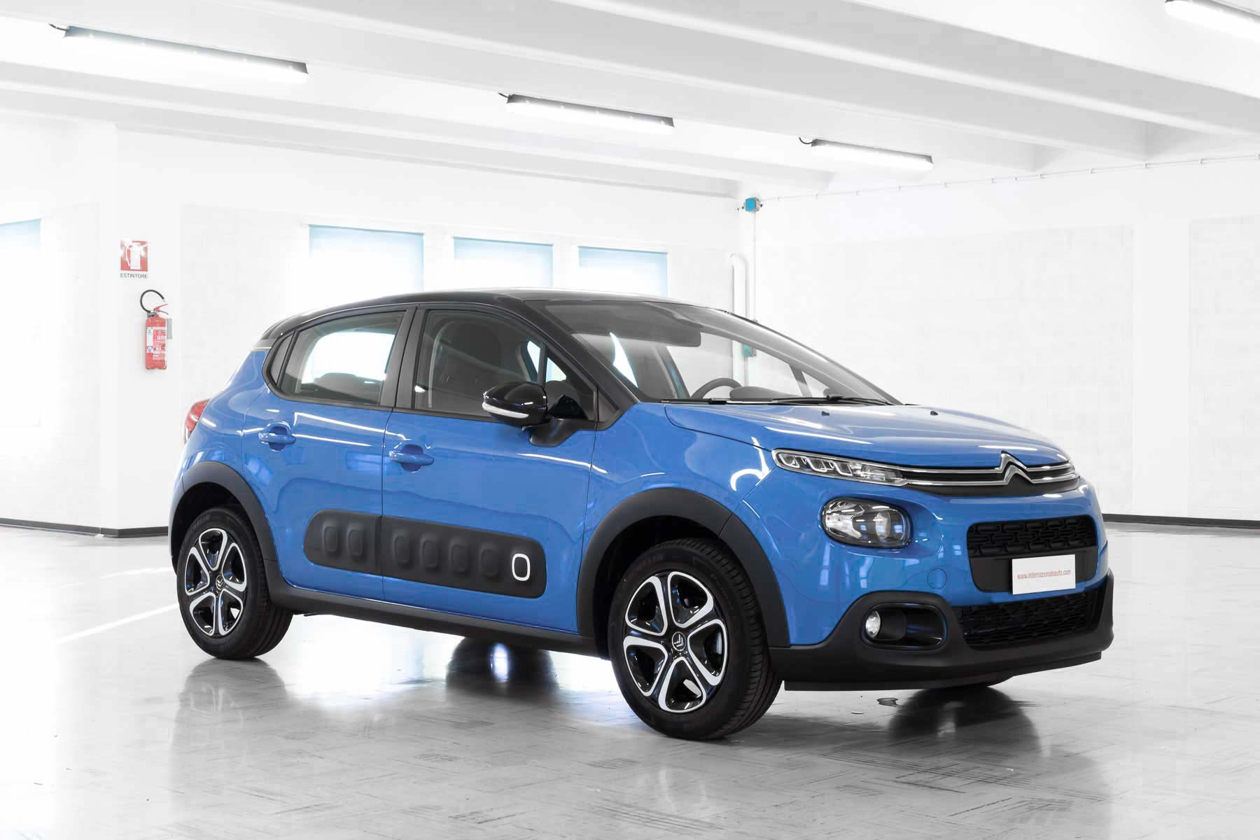 Citroen C3 Shine Blu Tetto Nero Km0 Lato